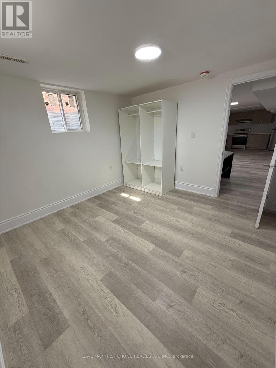 4362 Waterford Crescent, Mississauga, Ontario  L5R 2B1 - Photo 11 - W12464073