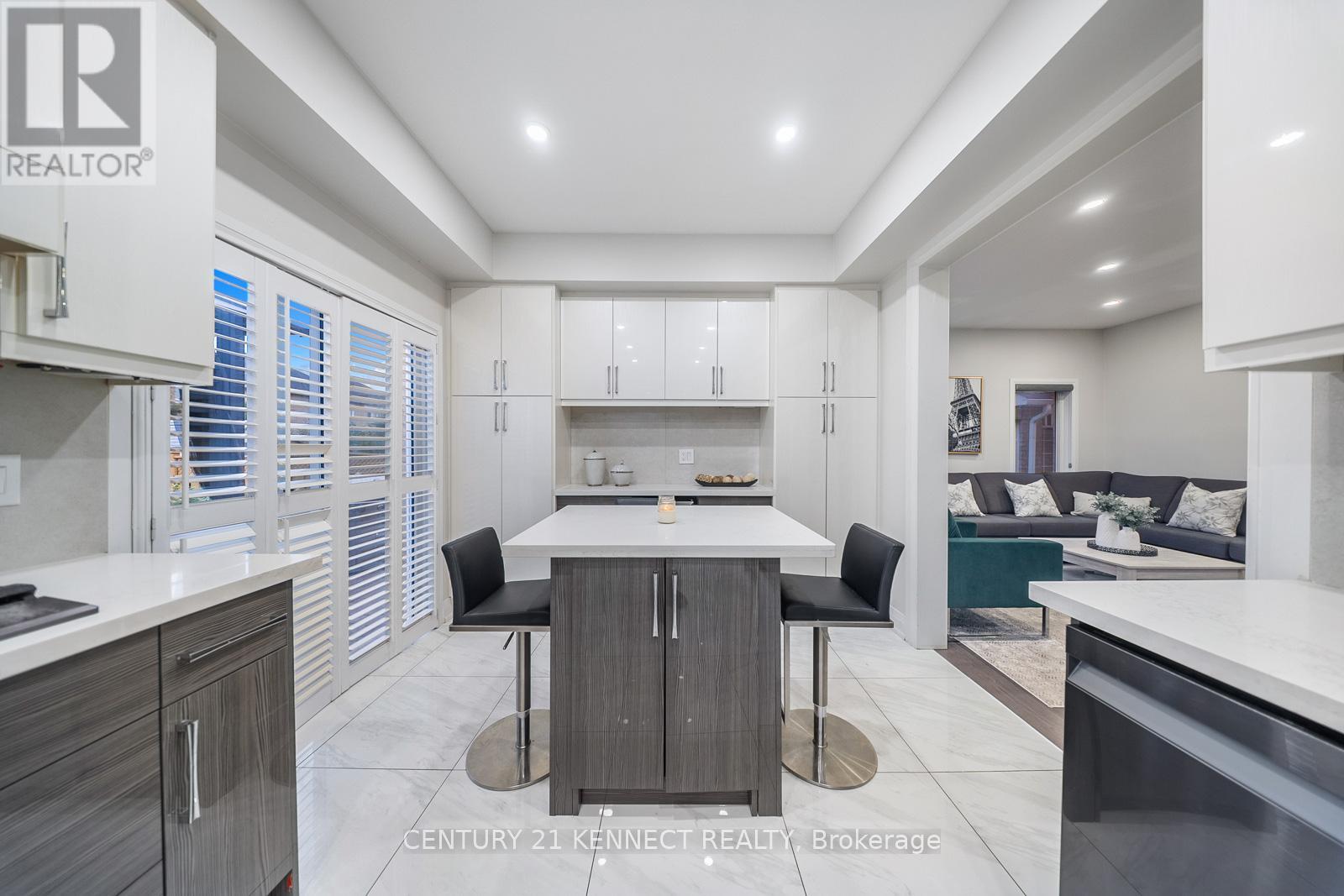 656 Kaiser Drive, Mississauga, Ontario  L5W 1T6 - Photo 14 - W12464074