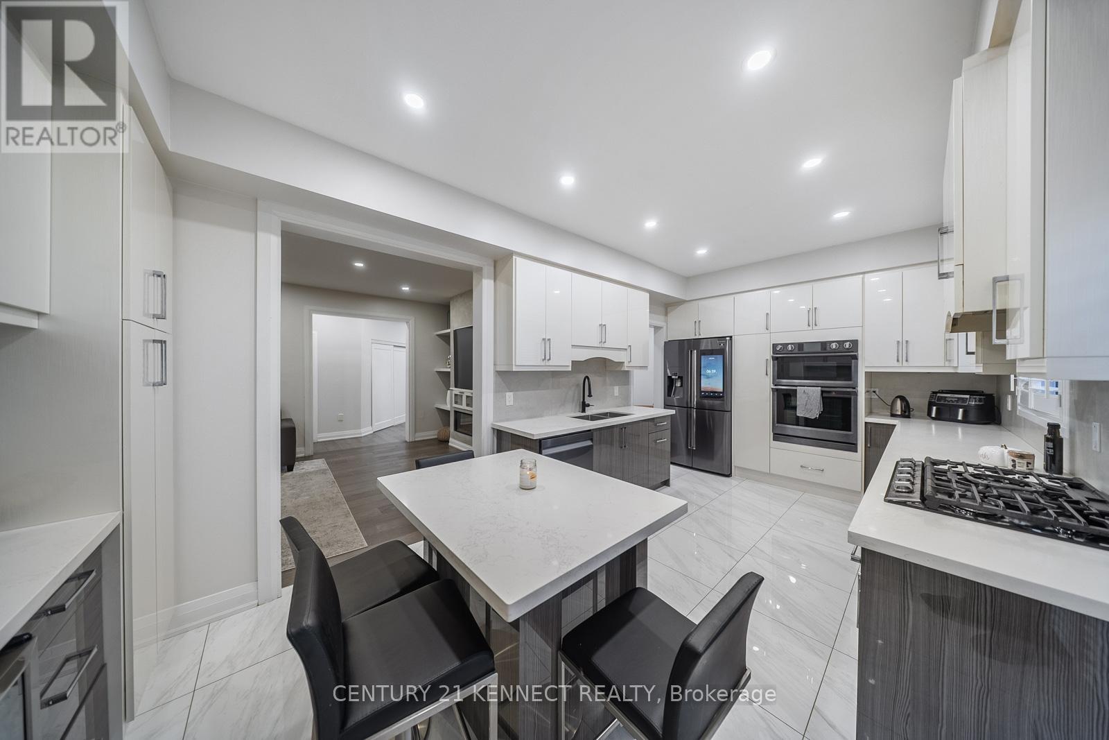 656 Kaiser Drive, Mississauga, Ontario  L5W 1T6 - Photo 17 - W12464074