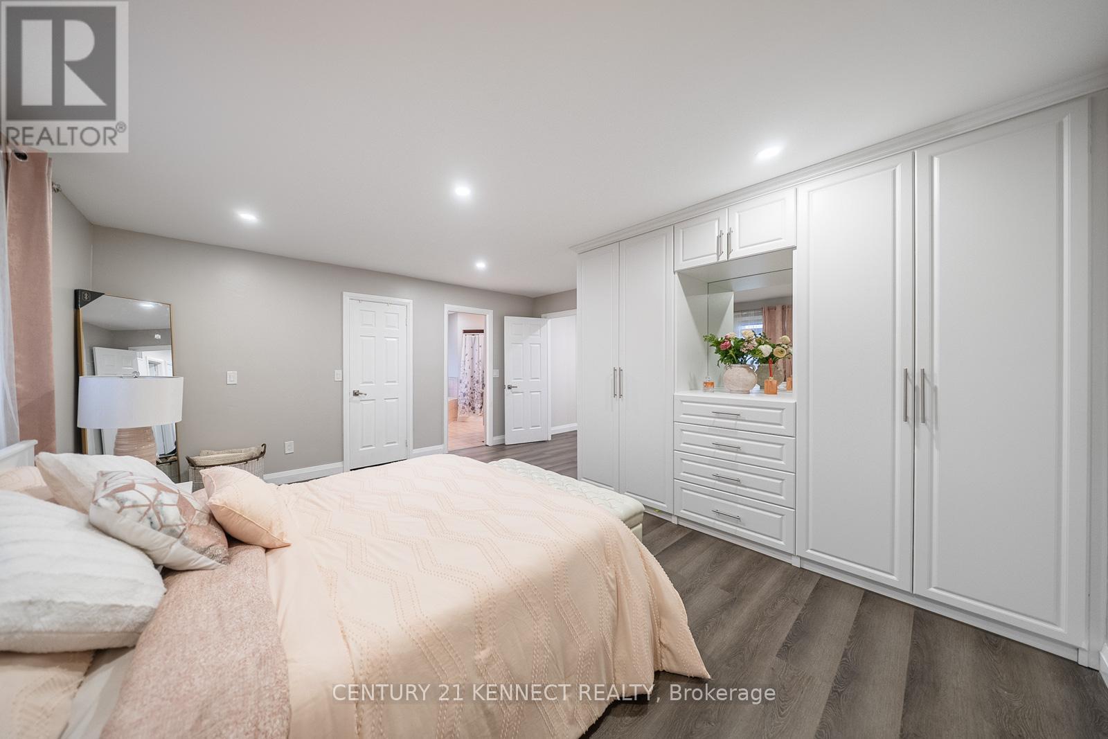 656 Kaiser Drive, Mississauga, Ontario  L5W 1T6 - Photo 25 - W12464074