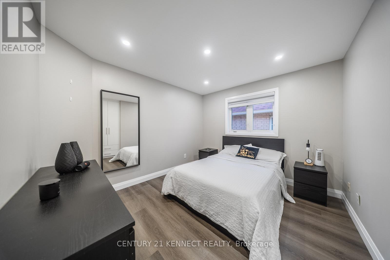 656 Kaiser Drive, Mississauga, Ontario  L5W 1T6 - Photo 30 - W12464074