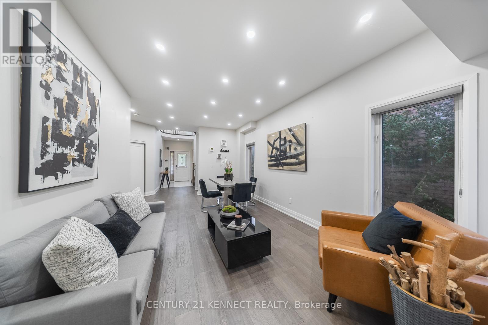 656 Kaiser Drive, Mississauga, Ontario  L5W 1T6 - Photo 9 - W12464074