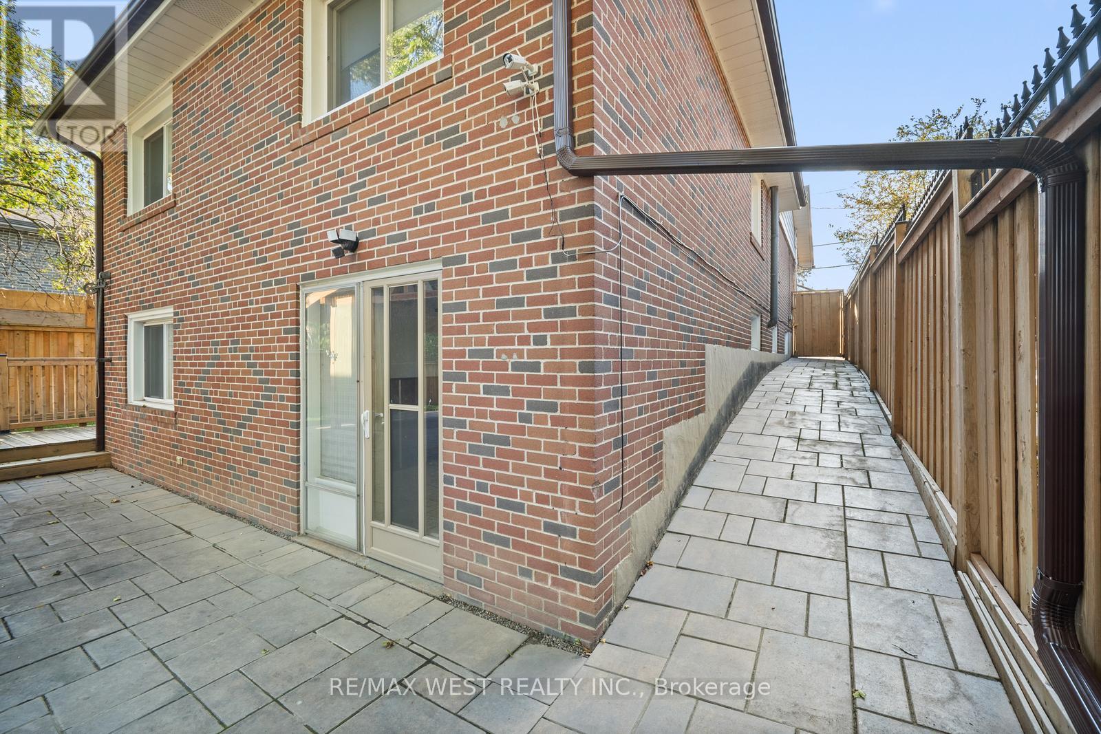 47 Gibson Avenue, Toronto, Ontario  M9V 2S5 - Photo 16 - W12464088