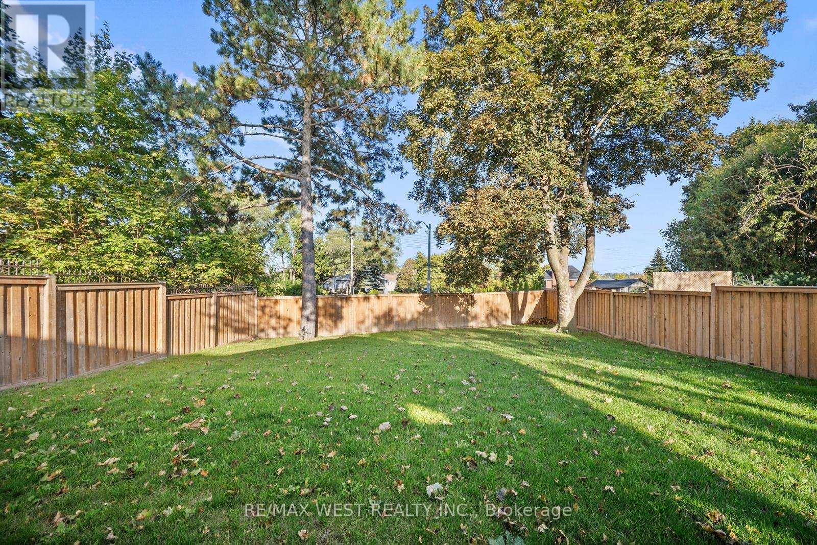 47 Gibson Avenue, Toronto, Ontario  M9V 2S5 - Photo 18 - W12464088