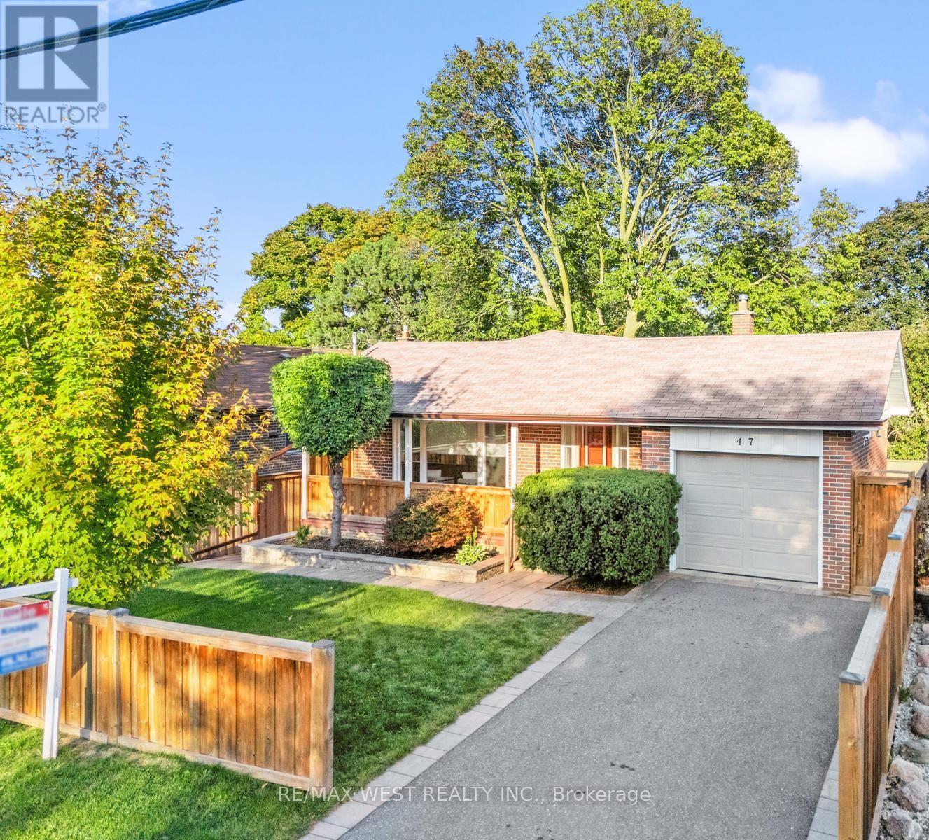 47 Gibson Avenue, Toronto, Ontario  M9V 2S5 - Photo 3 - W12464088
