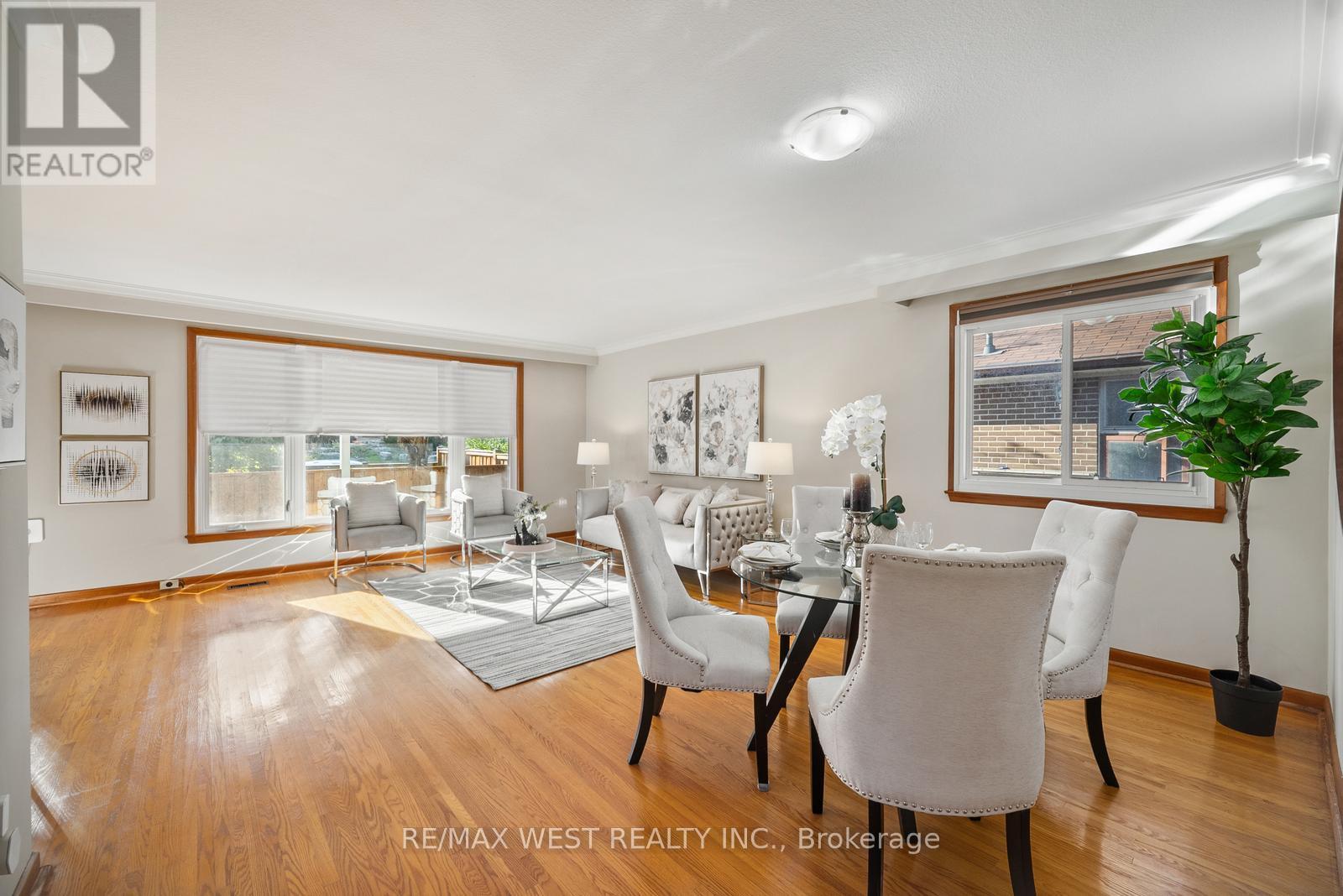 47 Gibson Avenue, Toronto, Ontario  M9V 2S5 - Photo 5 - W12464088