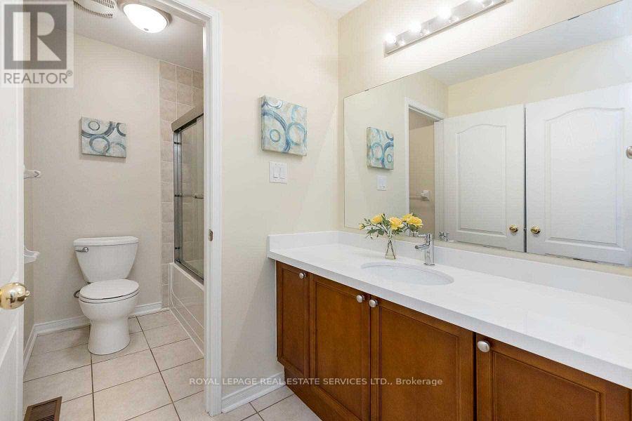 Upper - 3269 Respond Road, Mississauga, Ontario  L5M 7X5 - Photo 12 - W12464090