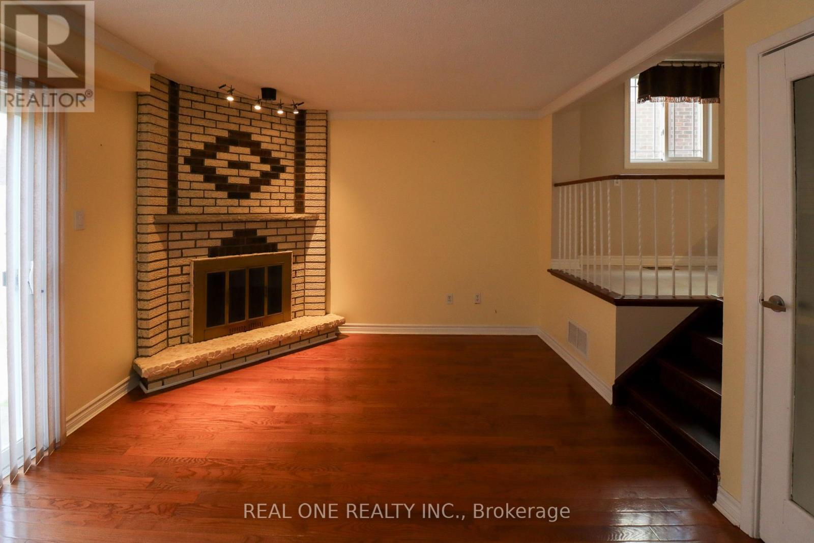 4139 Quaker Hill Drive, Mississauga, Ontario  L5C 3M2 - Photo 13 - W12464091