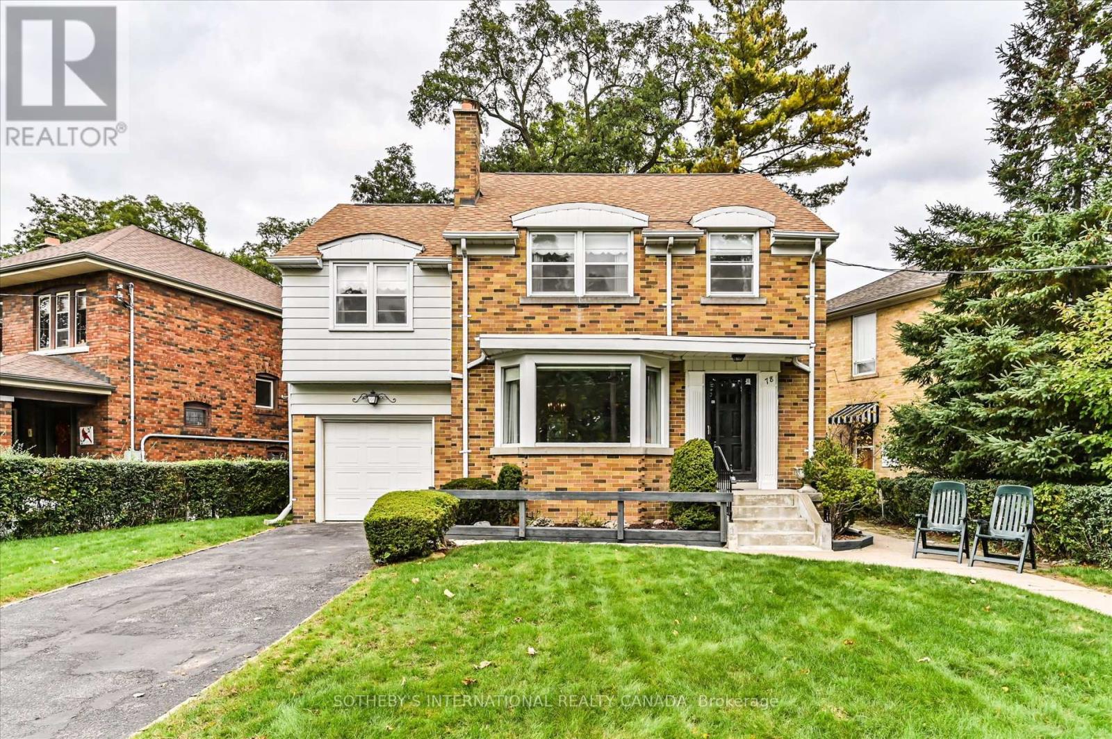 78 HUMBERVIEW ROAD, Toronto, Ontario