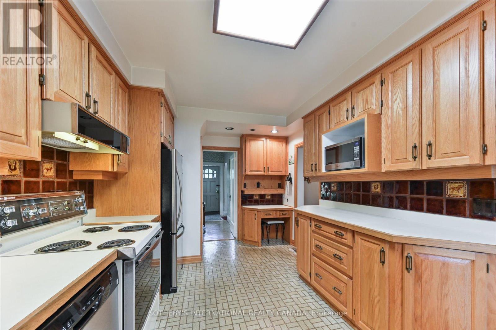 78 Humberview Road, Toronto, Ontario  M6S 1W8 - Photo 15 - W12464095