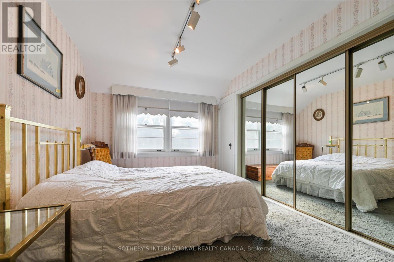 78 Humberview Road, Toronto, Ontario  M6S 1W8 - Photo 22 - W12464095
