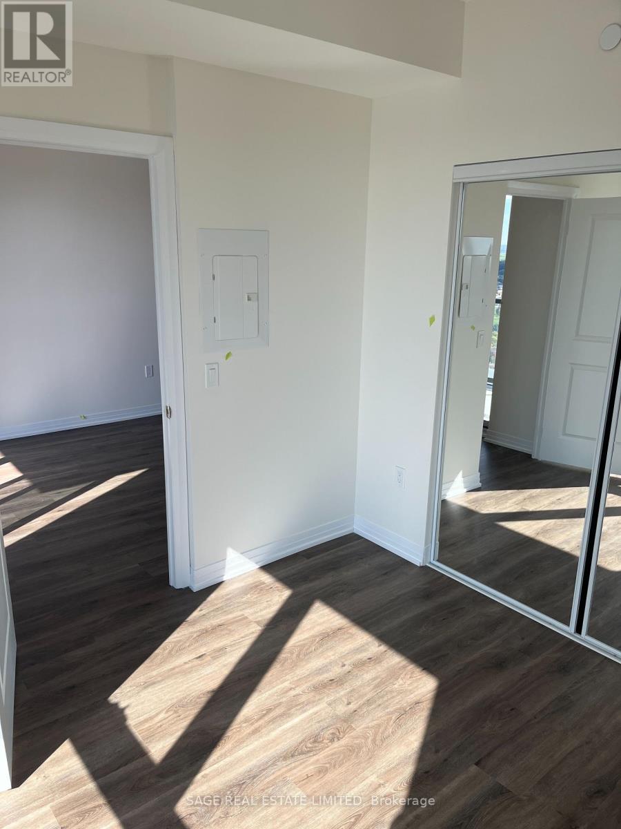 2405 - 15 Watergarden Drive, Mississauga, Ontario  L5R 0H4 - Photo 14 - W12464097