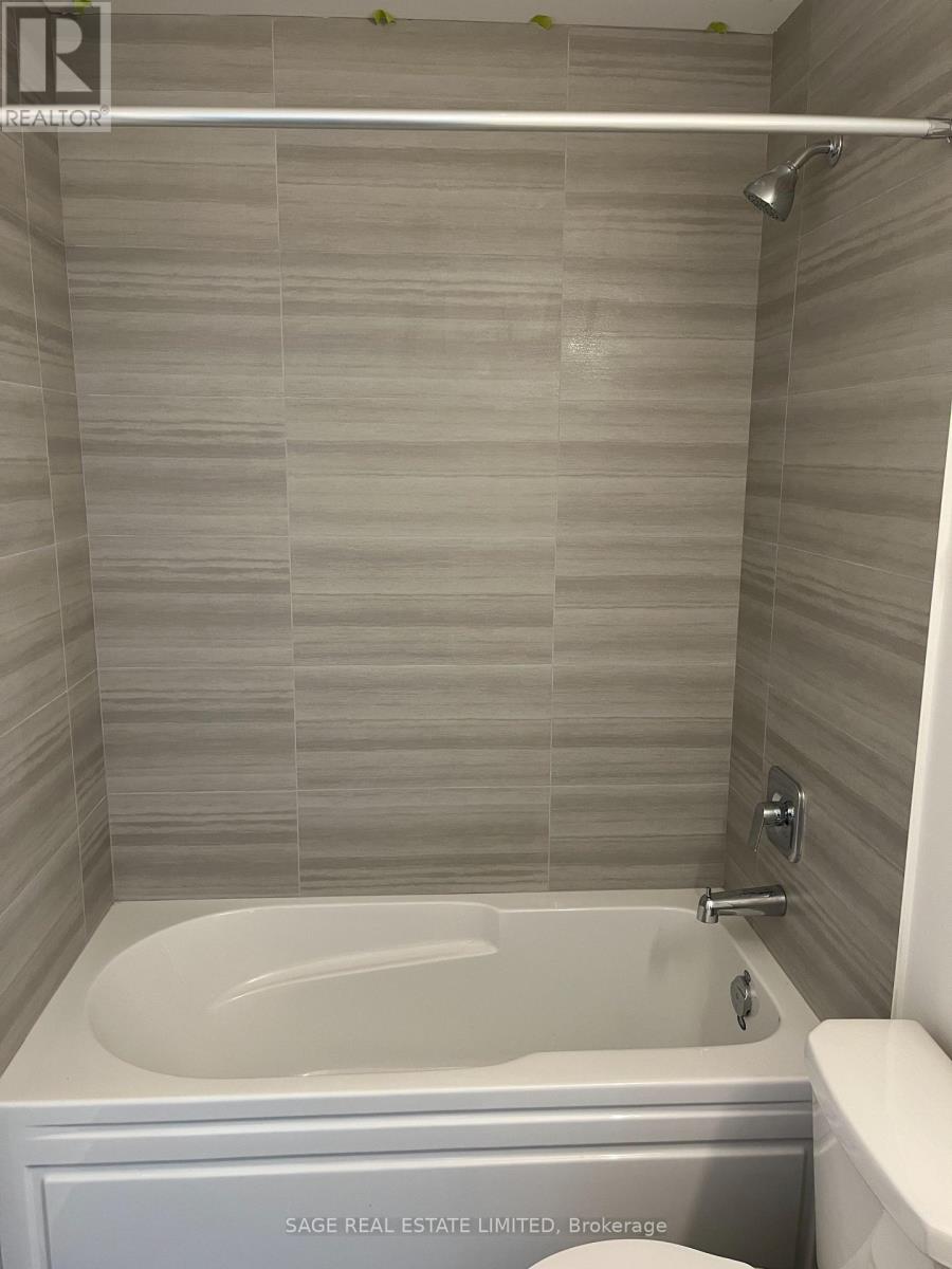 2405 - 15 Watergarden Drive, Mississauga, Ontario  L5R 0H4 - Photo 16 - W12464097
