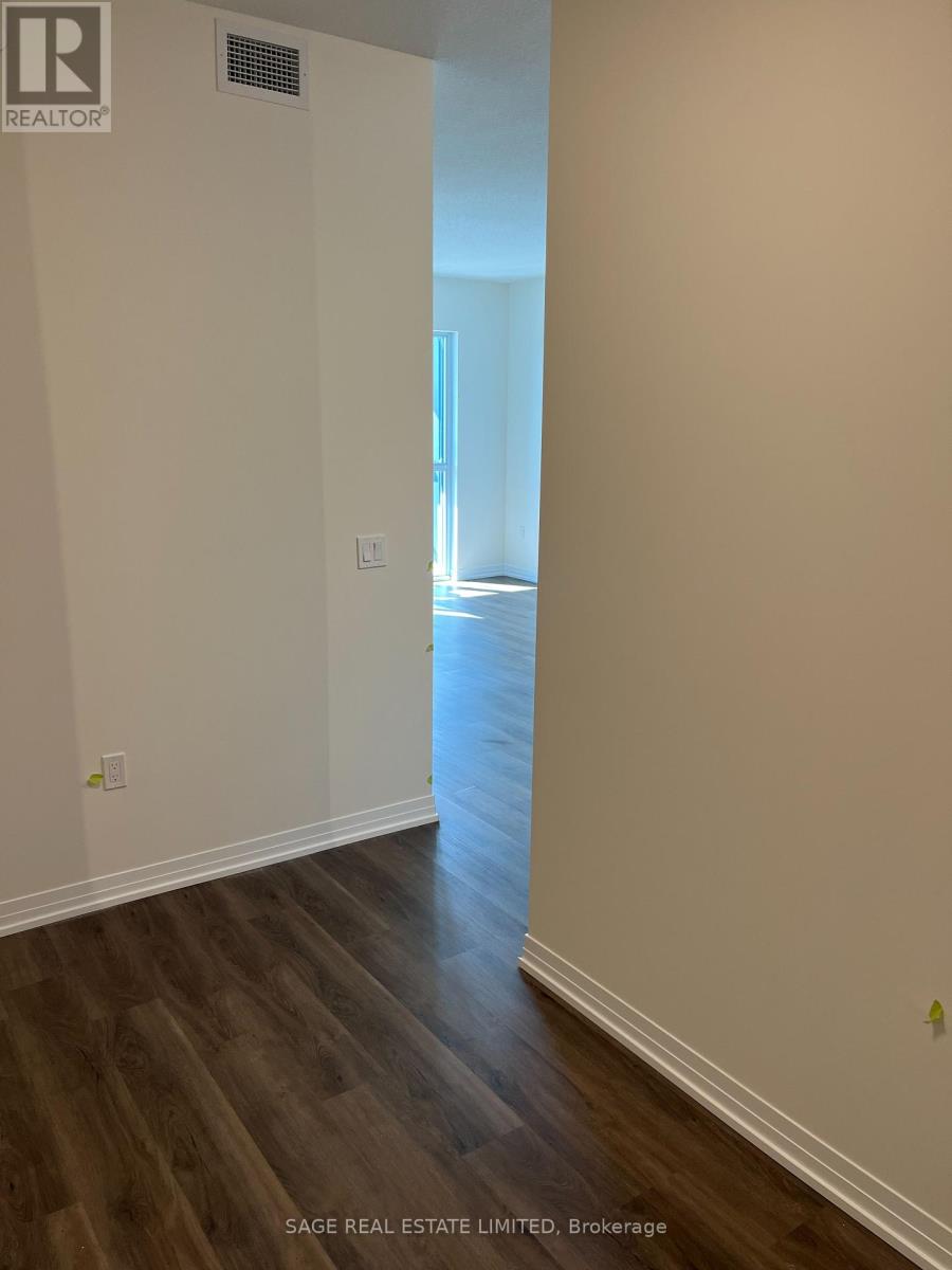 2405 - 15 Watergarden Drive, Mississauga, Ontario  L5R 0H4 - Photo 18 - W12464097