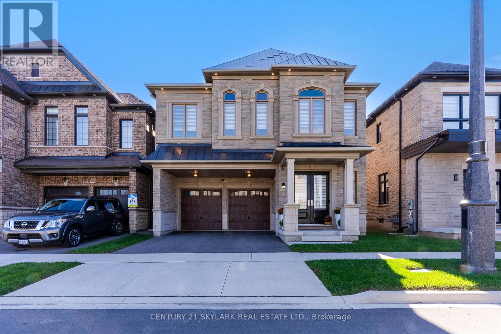 2404 Edward Leaver Trail, Oakville, Ontario  L6M 5M2 - Photo 2 - W12464103