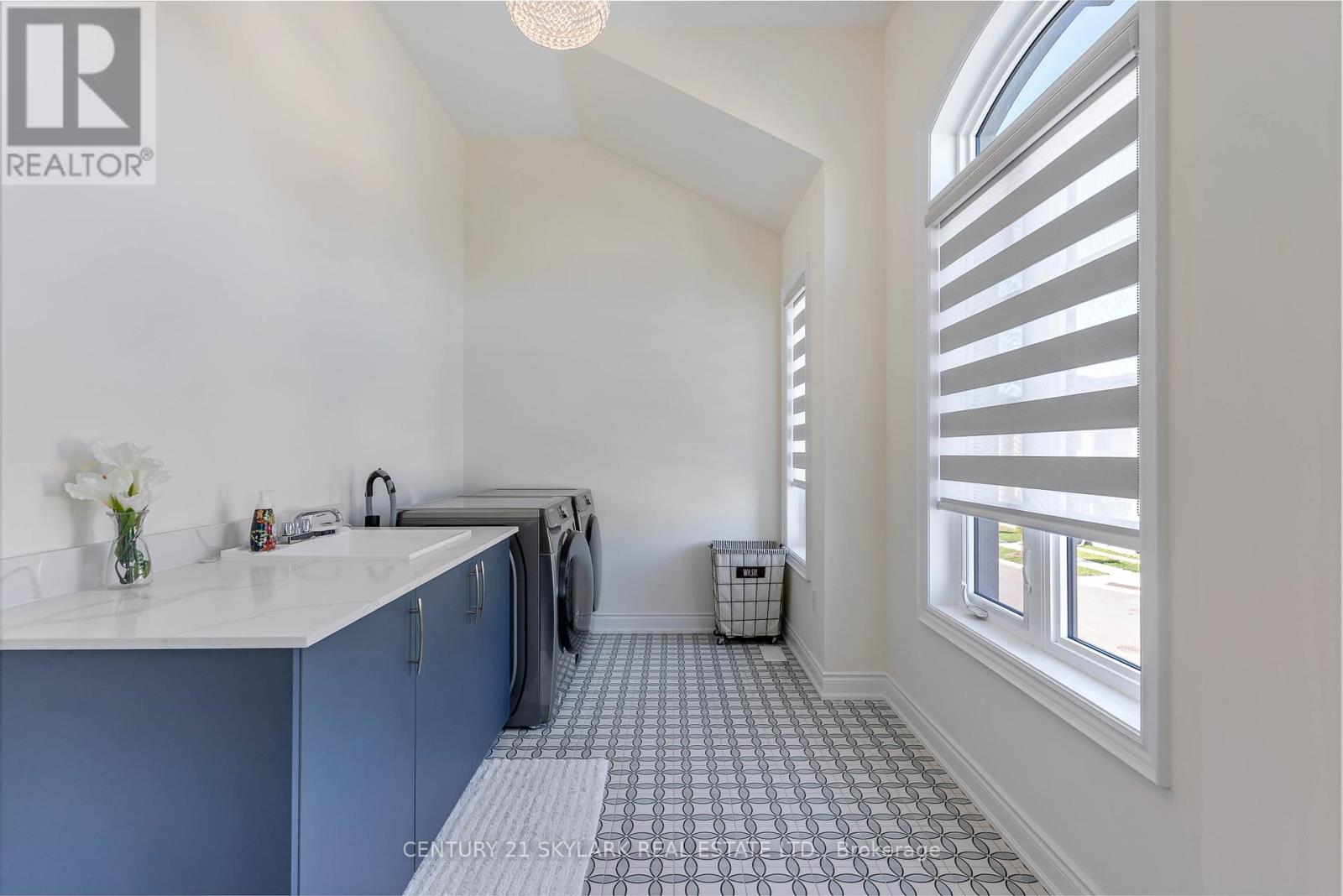 2404 Edward Leaver Trail, Oakville, Ontario  L6M 5M2 - Photo 32 - W12464103