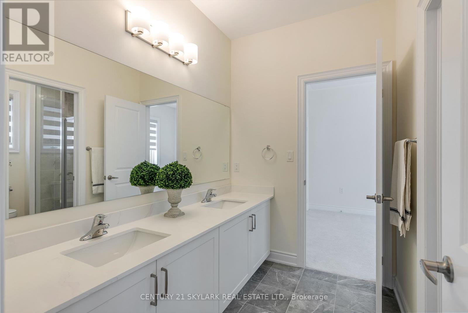 2404 Edward Leaver Trail, Oakville, Ontario  L6M 5M2 - Photo 34 - W12464103