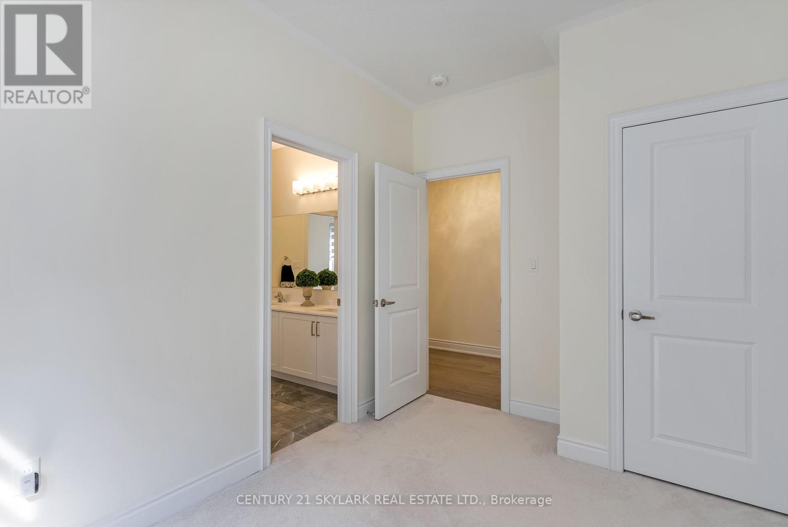 2404 Edward Leaver Trail, Oakville, Ontario  L6M 5M2 - Photo 37 - W12464103
