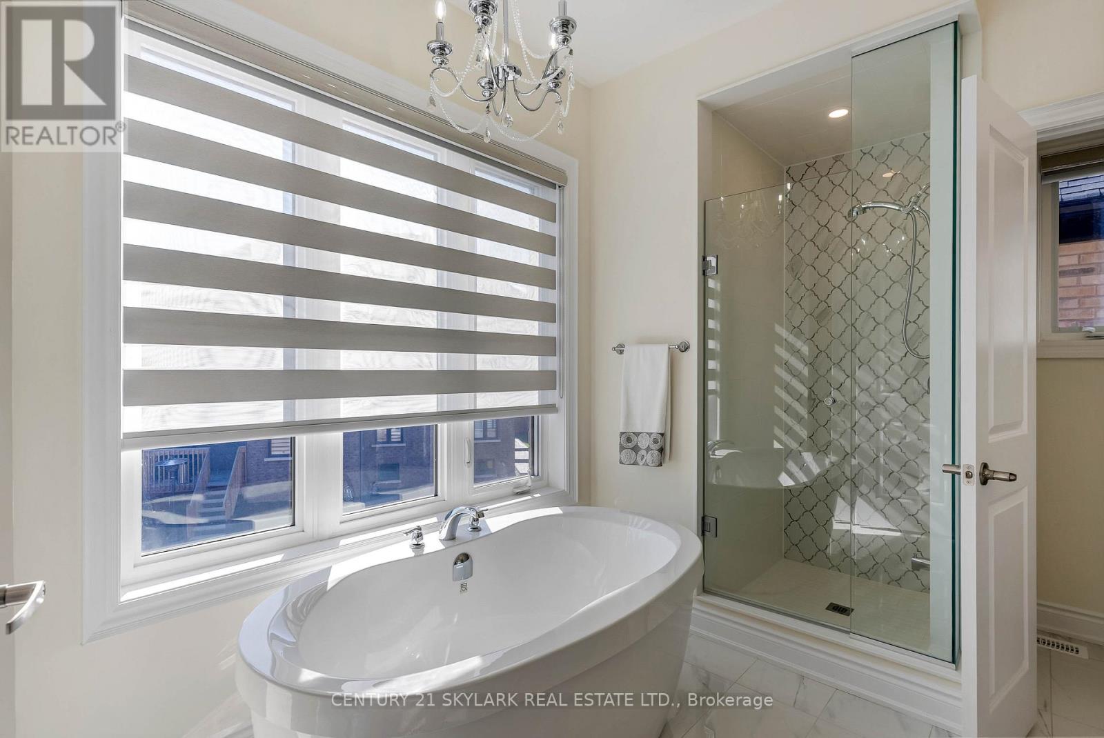 2404 Edward Leaver Trail, Oakville, Ontario  L6M 5M2 - Photo 42 - W12464103