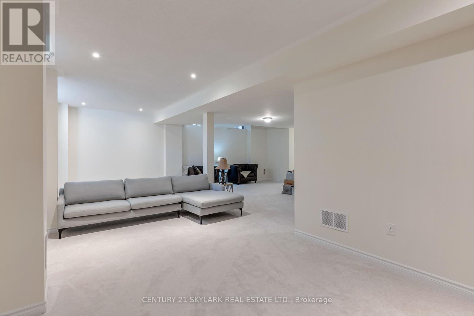 2404 Edward Leaver Trail, Oakville, Ontario  L6M 5M2 - Photo 47 - W12464103