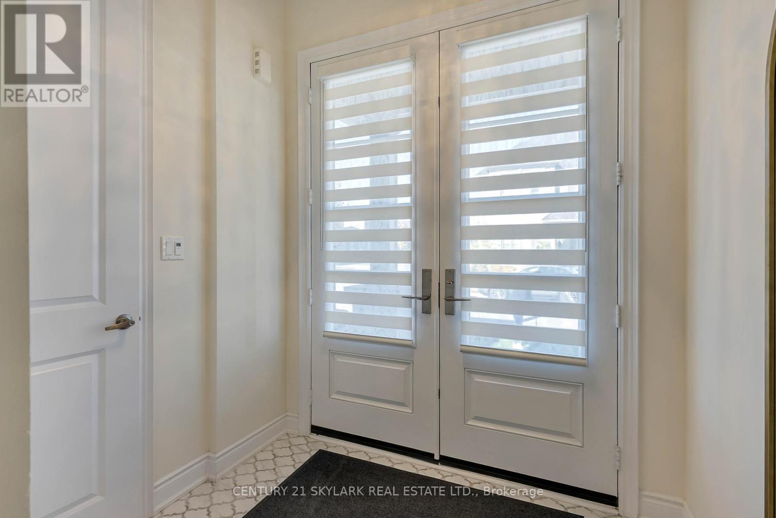 2404 Edward Leaver Trail, Oakville, Ontario  L6M 5M2 - Photo 6 - W12464103