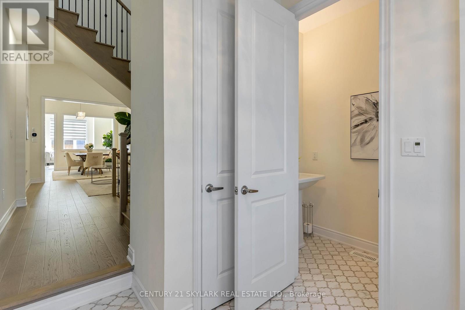 2404 Edward Leaver Trail, Oakville, Ontario  L6M 5M2 - Photo 7 - W12464103