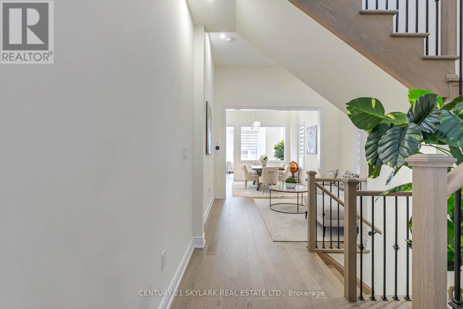2404 Edward Leaver Trail, Oakville, Ontario  L6M 5M2 - Photo 9 - W12464103