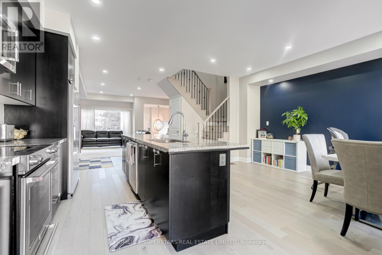 29 Pony Farm Drive, Toronto, Ontario  M9R 0B3 - Photo 10 - W12464118