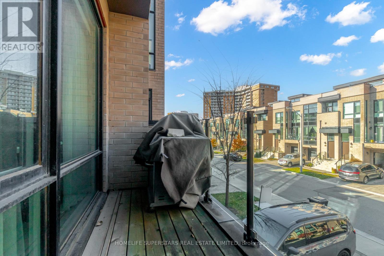 29 Pony Farm Drive, Toronto, Ontario  M9R 0B3 - Photo 11 - W12464118