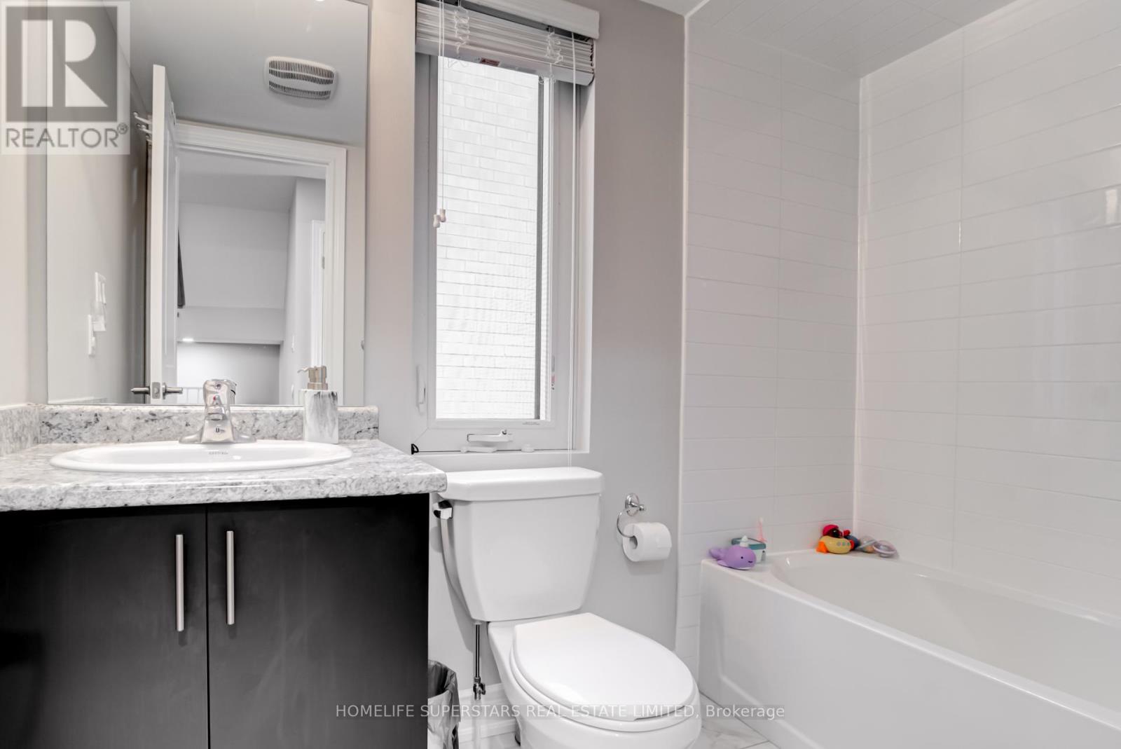 29 Pony Farm Drive, Toronto, Ontario  M9R 0B3 - Photo 17 - W12464118