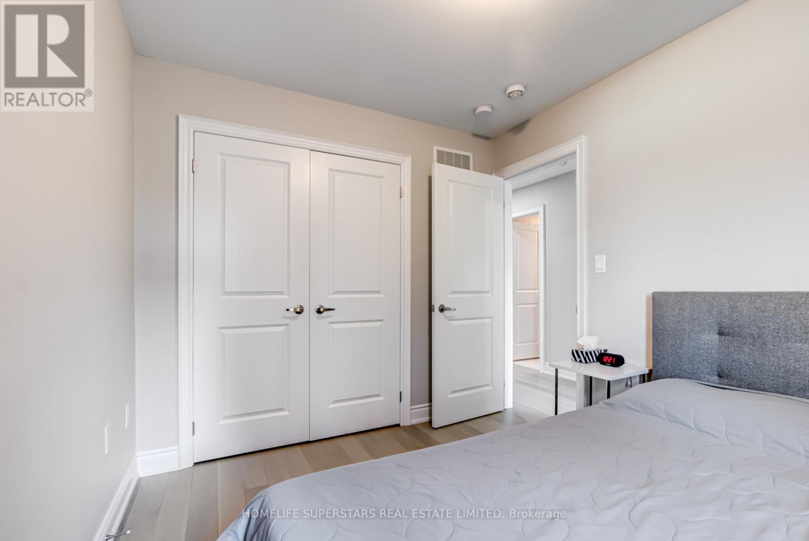 29 Pony Farm Drive, Toronto, Ontario  M9R 0B3 - Photo 19 - W12464118