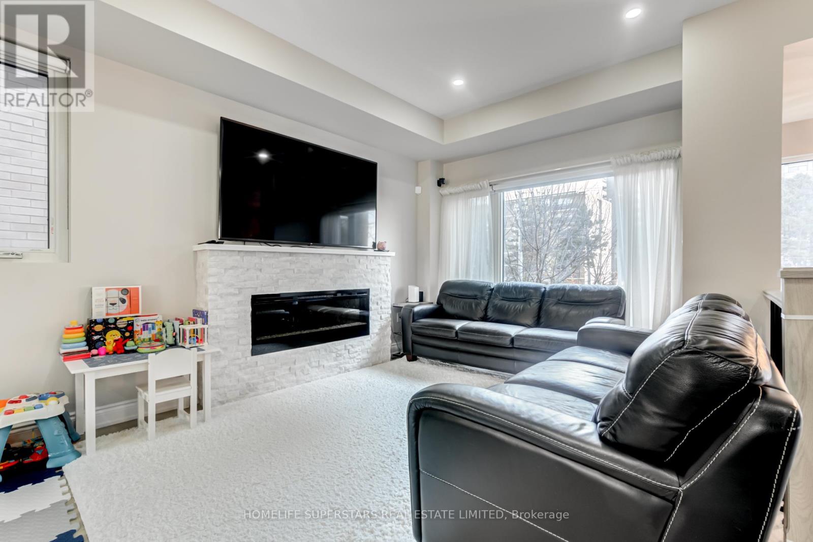 29 Pony Farm Drive, Toronto, Ontario  M9R 0B3 - Photo 6 - W12464118