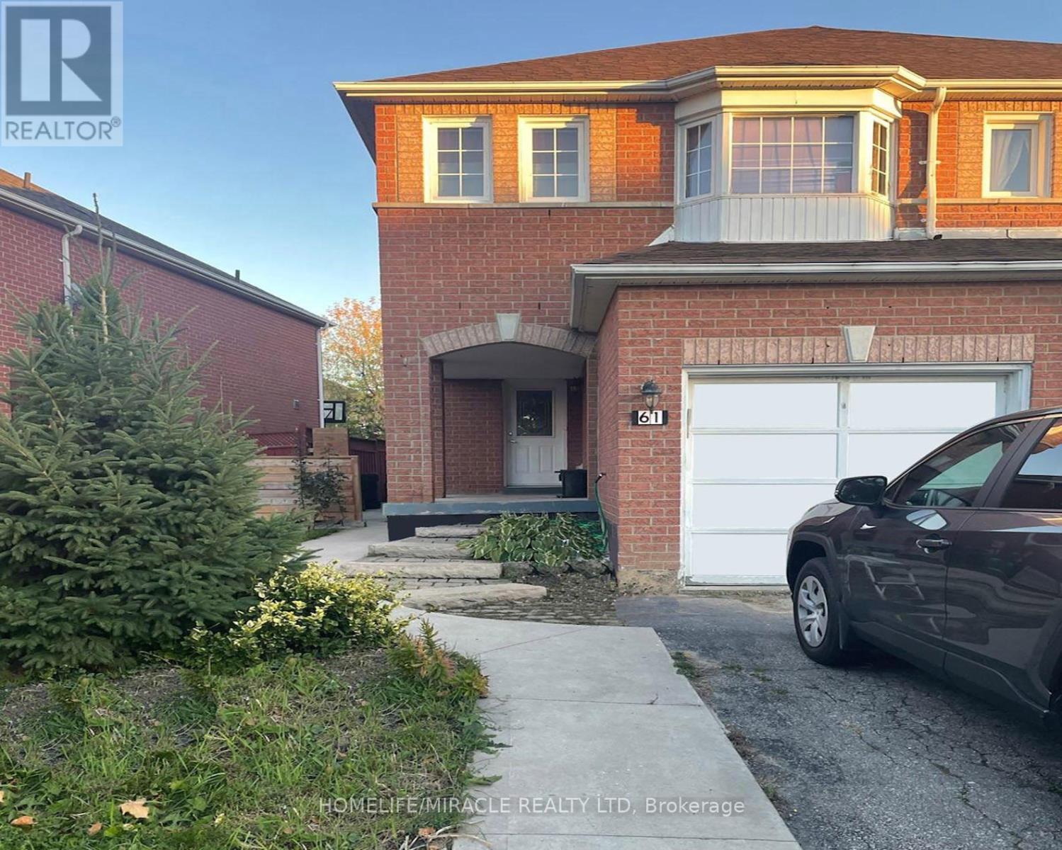 61 Carrie Crescent, Brampton, Ontario  L6Y 4Y6 - Photo 5 - W12464169