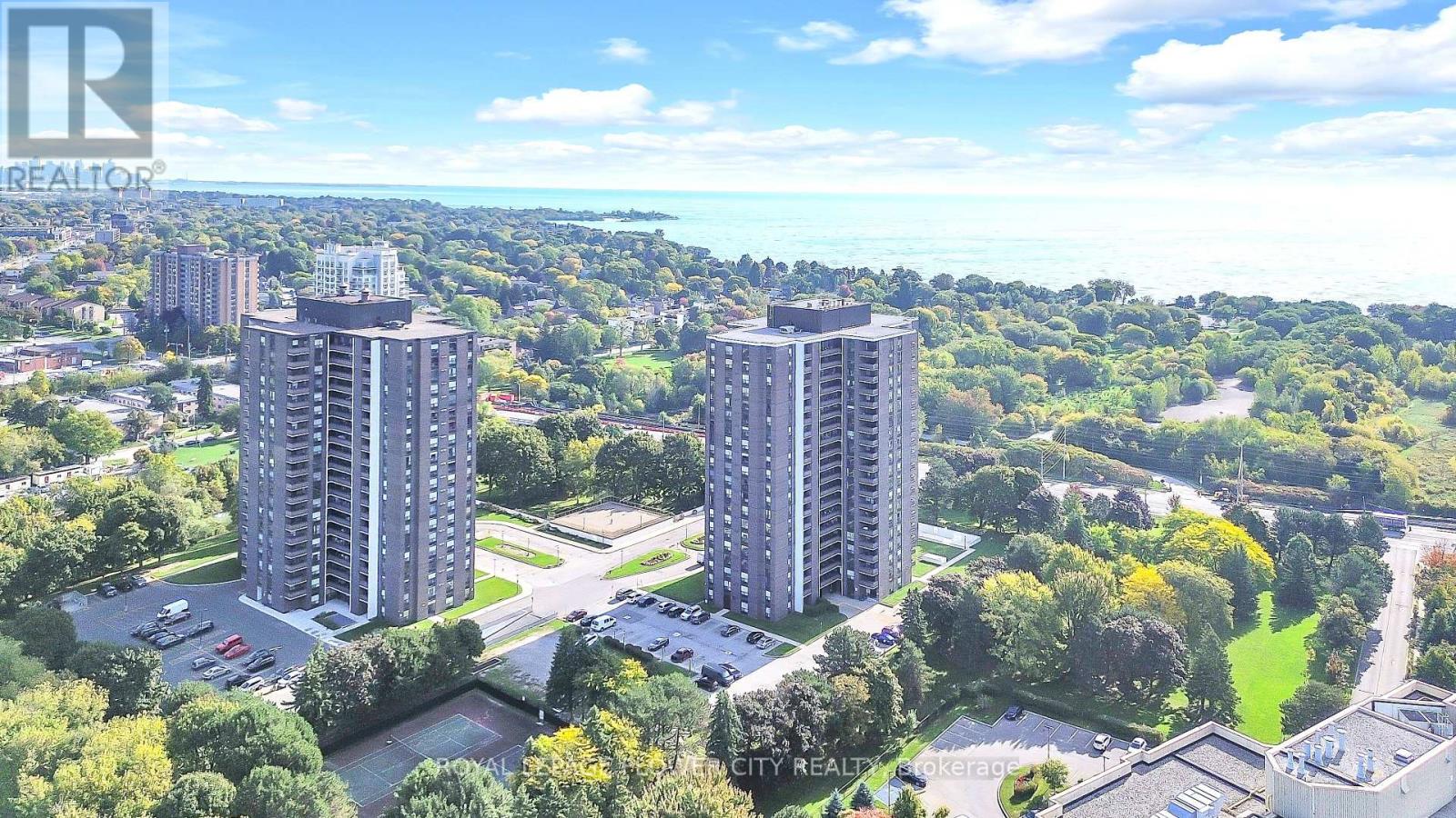 602 - 1515 Lakeshore Road E, Mississauga, Ontario  L5E 3E3 - Photo 5 - W12463702