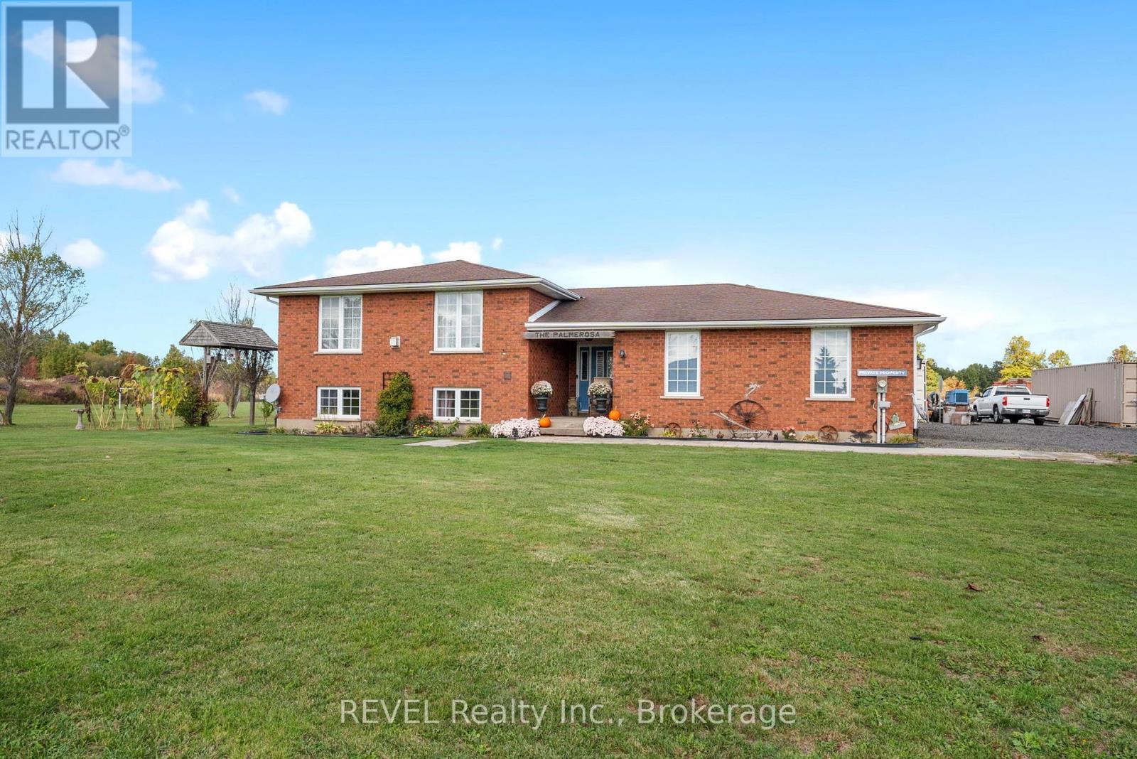 3594 Netherby Road, Fort Erie, Ontario  L3B 5N7 - Photo 1 - X12464216