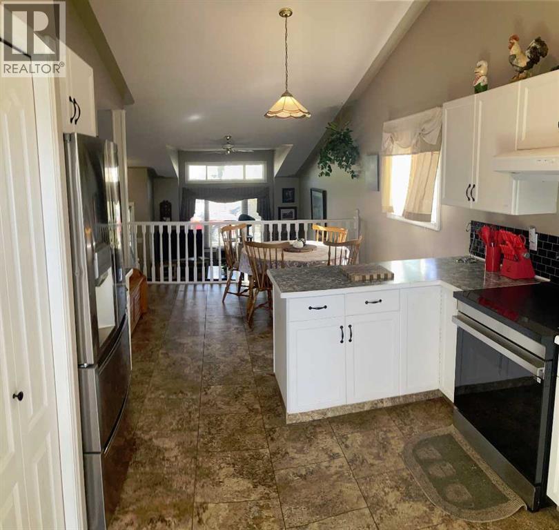 51 Excell Street, Red Deer, Alberta  T4R 2J8 - Photo 5 - A2259370