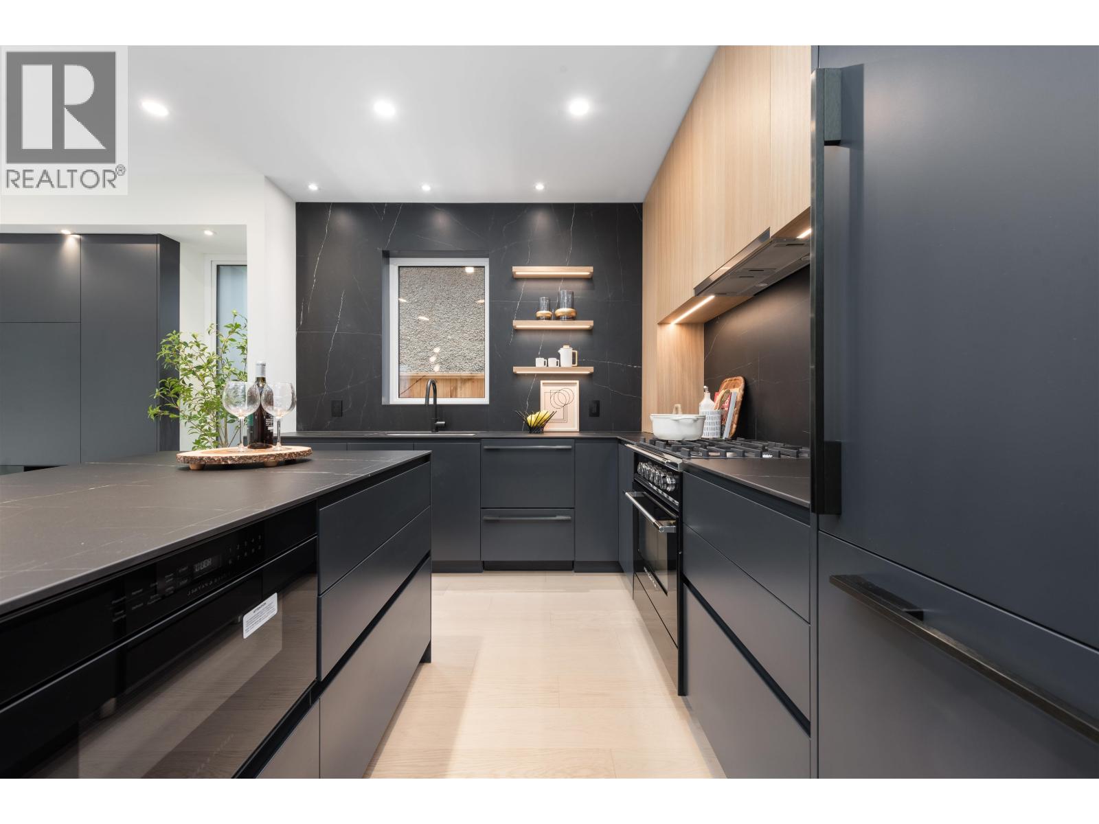 2 2764 W 14th Avenue, Vancouver, British Columbia  V6K 2X2 - Photo 7 - R3058826