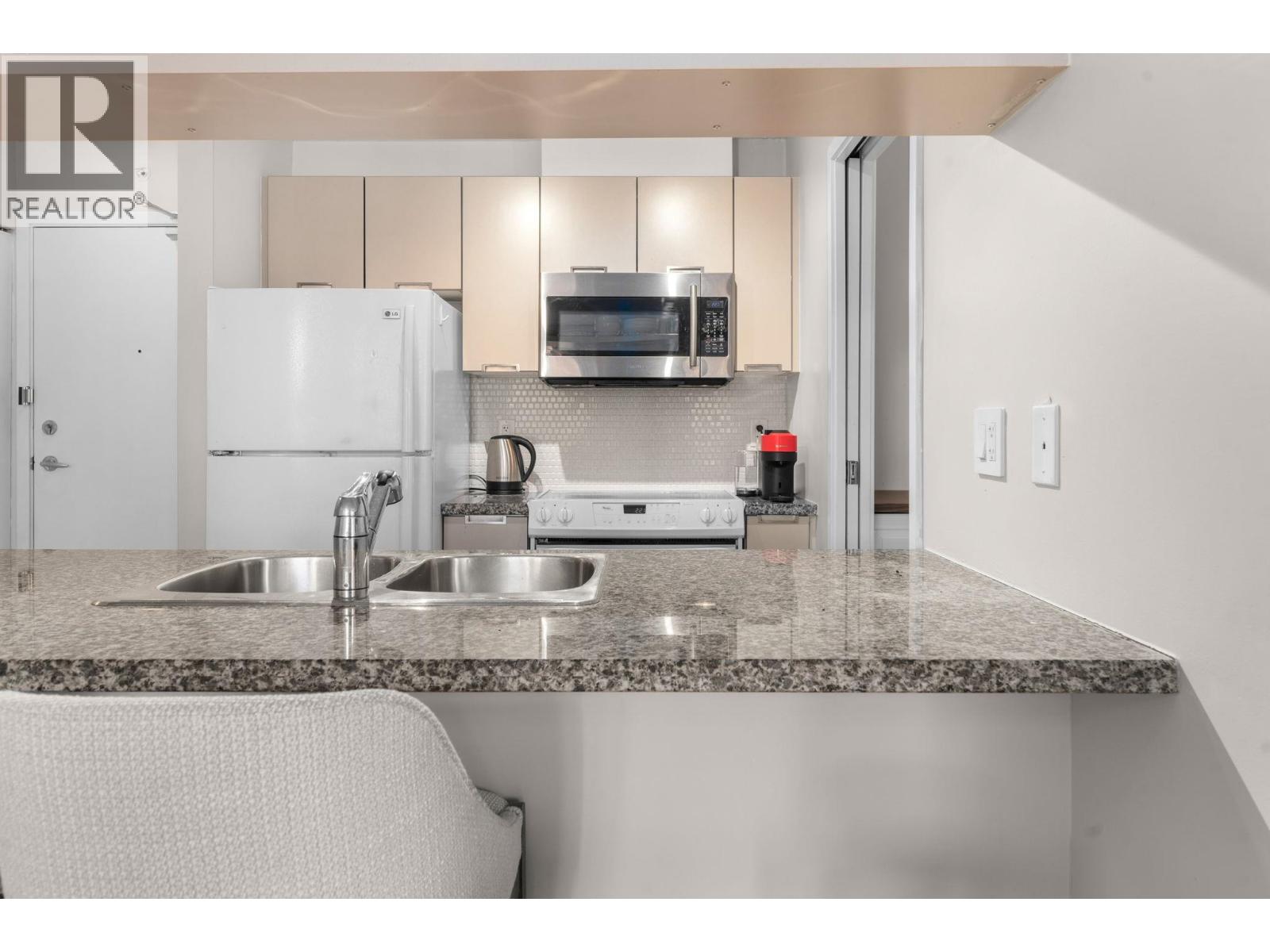 305 1082 Seymour Street, Vancouver, British Columbia  V6B 1X9 - Photo 10 - R3058850