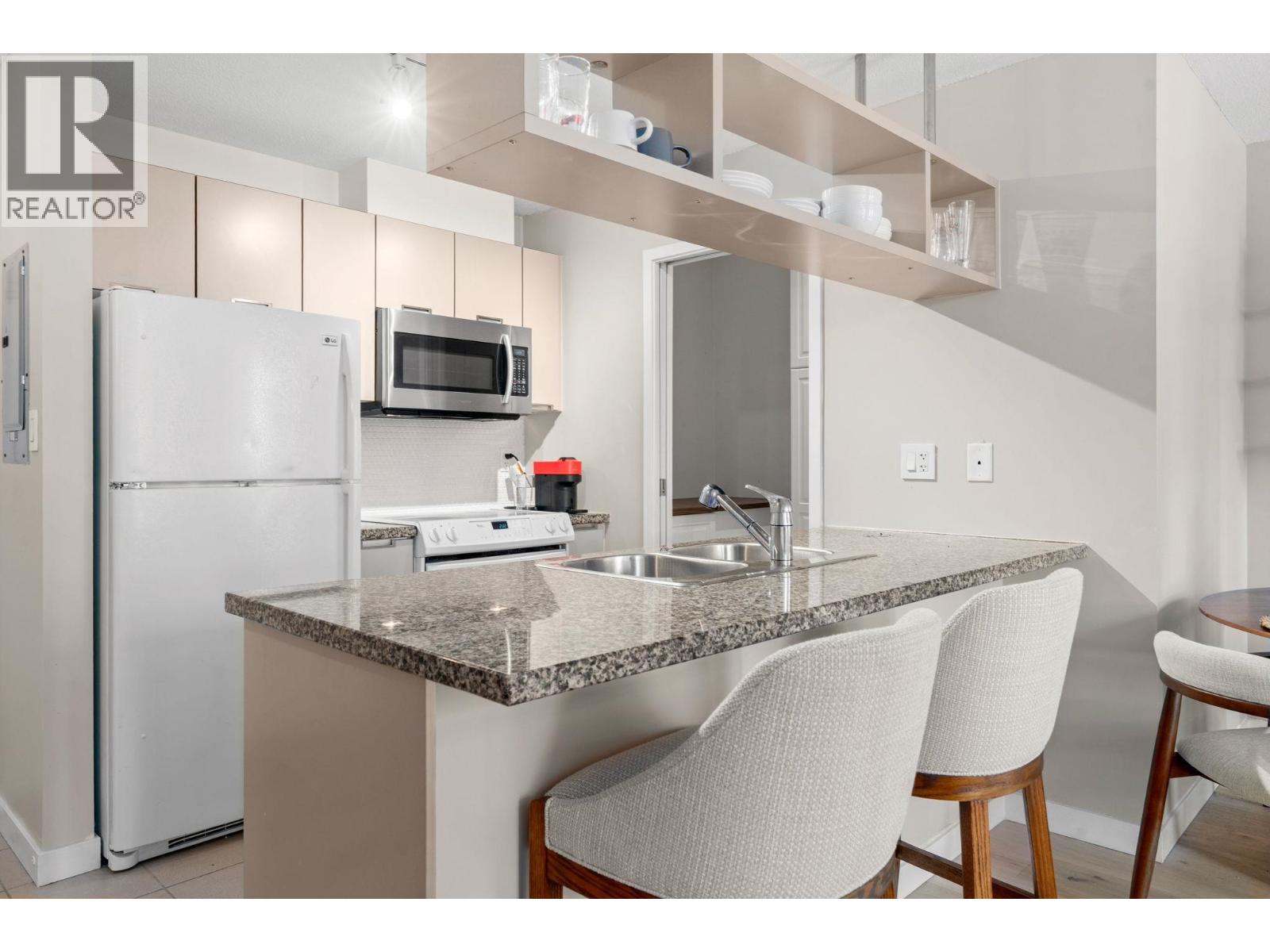 305 1082 Seymour Street, Vancouver, British Columbia  V6B 1X9 - Photo 11 - R3058850