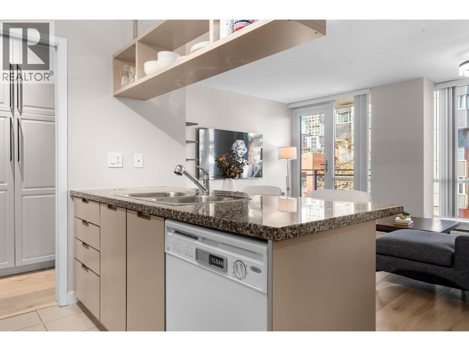 305 1082 Seymour Street, Vancouver, British Columbia  V6B 1X9 - Photo 14 - R3058850