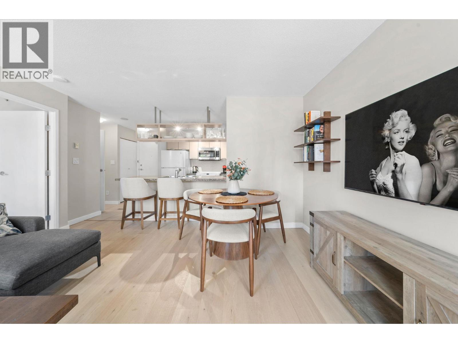 305 1082 Seymour Street, Vancouver, British Columbia  V6B 1X9 - Photo 3 - R3058850
