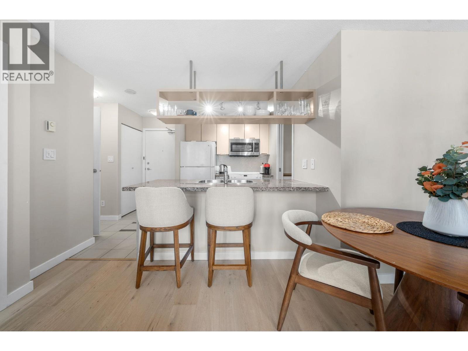 305 1082 Seymour Street, Vancouver, British Columbia  V6B 1X9 - Photo 9 - R3058850