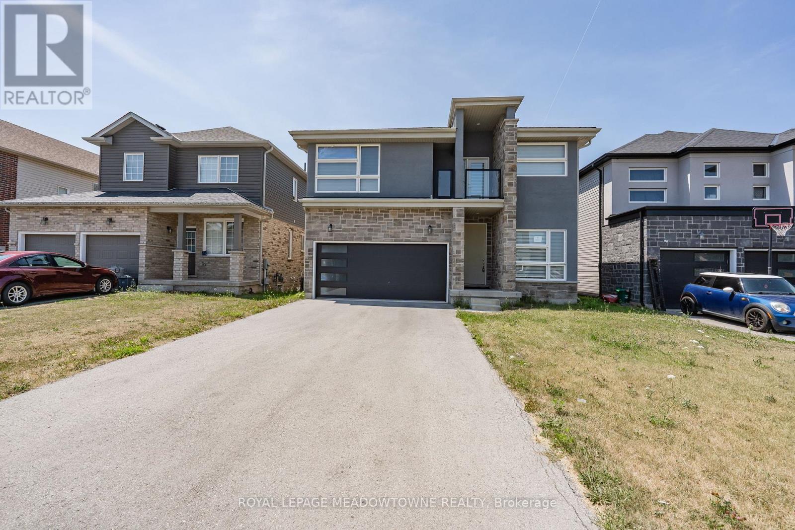16 Bethune Avenue, Welland, Ontario  L3B 0H5 - Photo 3 - X12464102