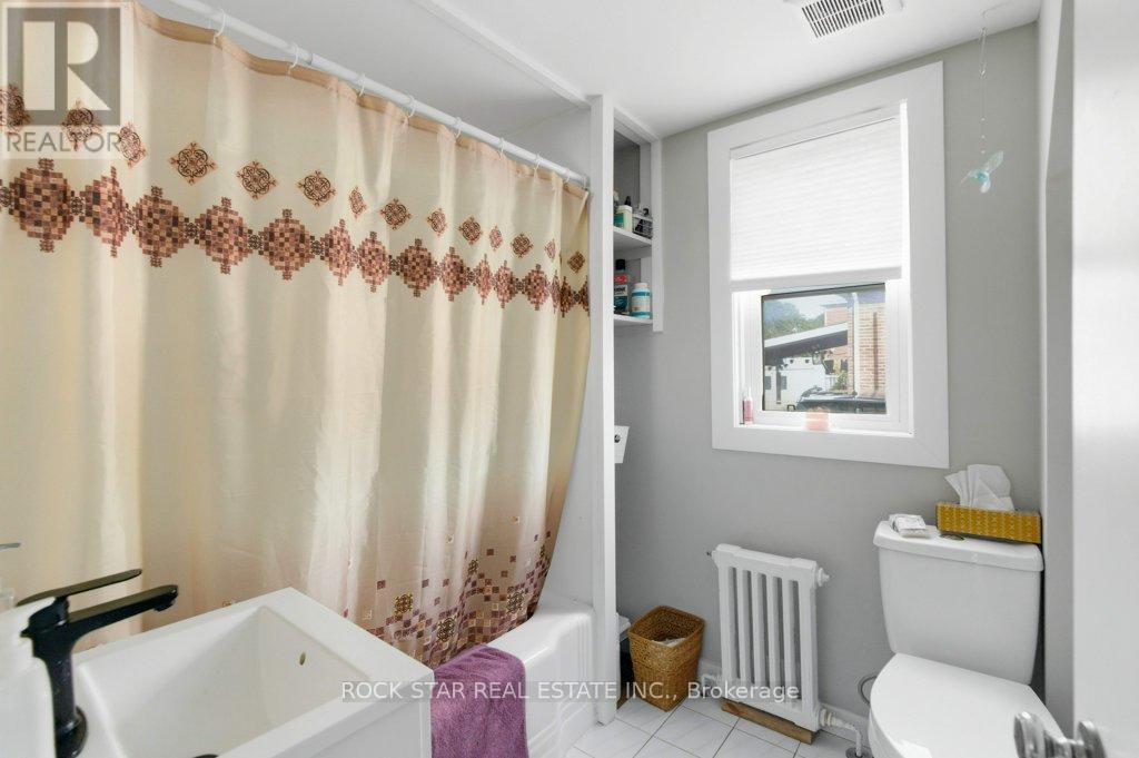 111 Mcalpine Avenue S, Welland, Ontario  L3B 1T7 - Photo 12 - X12464110