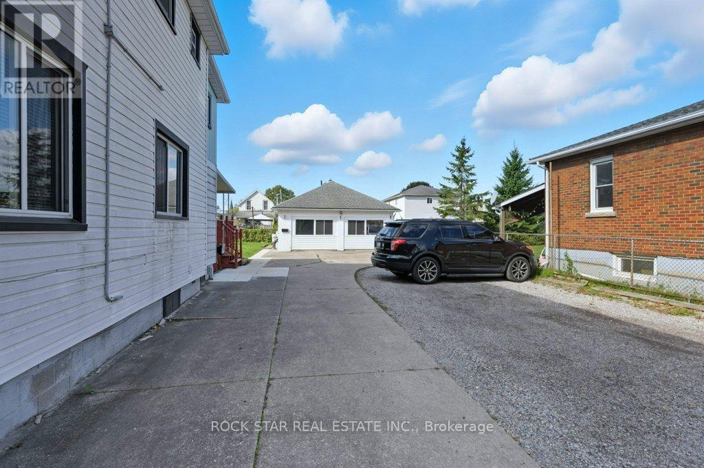 111 Mcalpine Avenue S, Welland, Ontario  L3B 1T7 - Photo 31 - X12464110