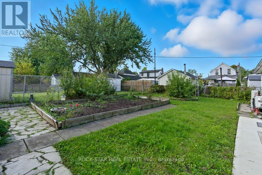 111 Mcalpine Avenue S, Welland, Ontario  L3B 1T7 - Photo 33 - X12464110
