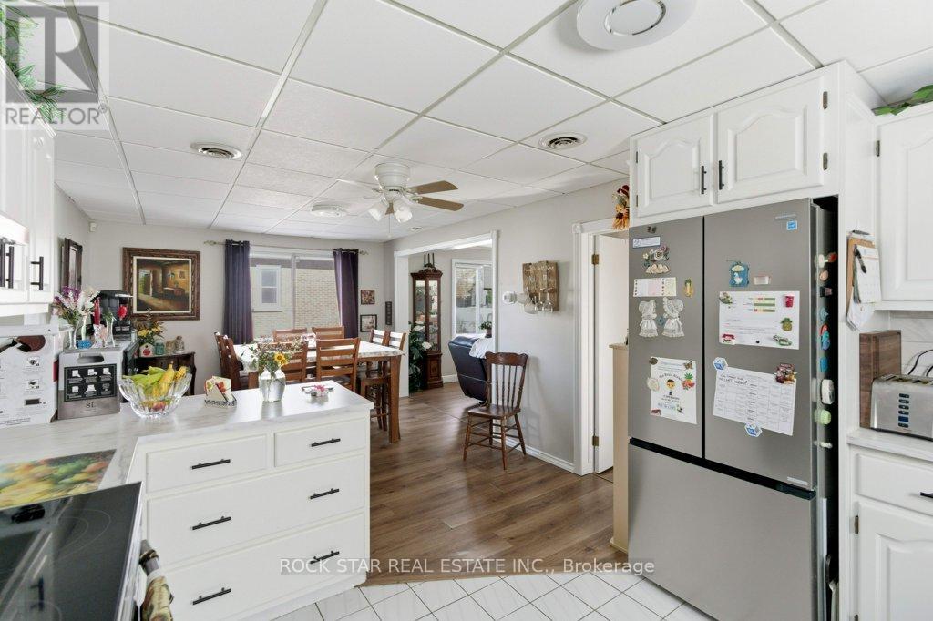 111 Mcalpine Avenue S, Welland, Ontario  L3B 1T7 - Photo 6 - X12464110