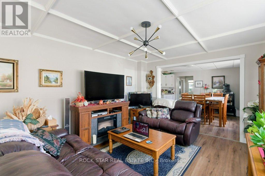 111 Mcalpine Avenue S, Welland, Ontario  L3B 1T7 - Photo 9 - X12464110