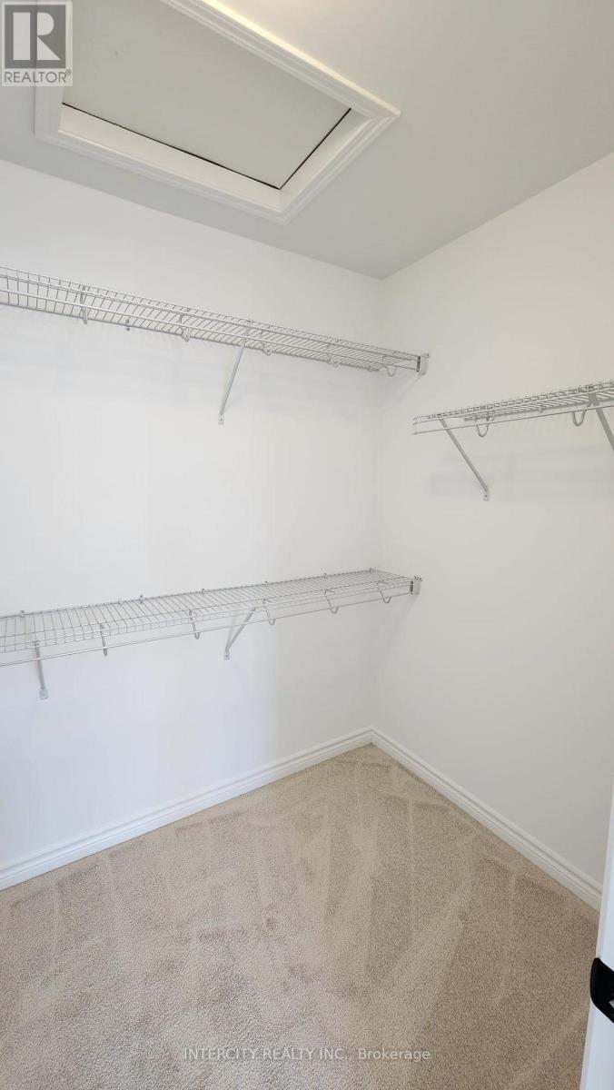 181 Forestwalk Street, Kitchener, Ontario  N2E 3Y2 - Photo 13 - X12464141
