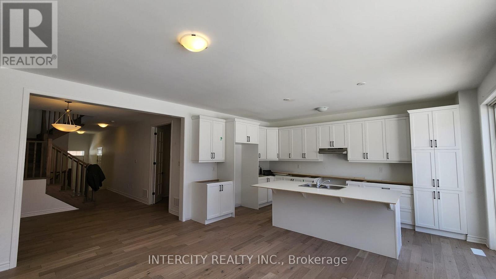 181 Forestwalk Street, Kitchener, Ontario  N2E 3Y2 - Photo 2 - X12464141